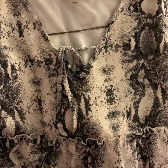 altard state long sleeve flowy shirt - Picture 2 of 6